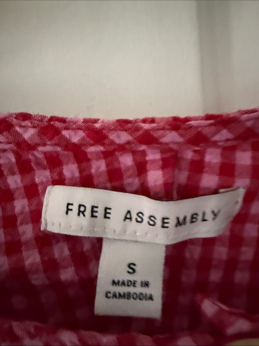 Free Assembly Women's Sleeveless Red and Pink Gingham Ruffle Top Size Small - Picture 3 of 6